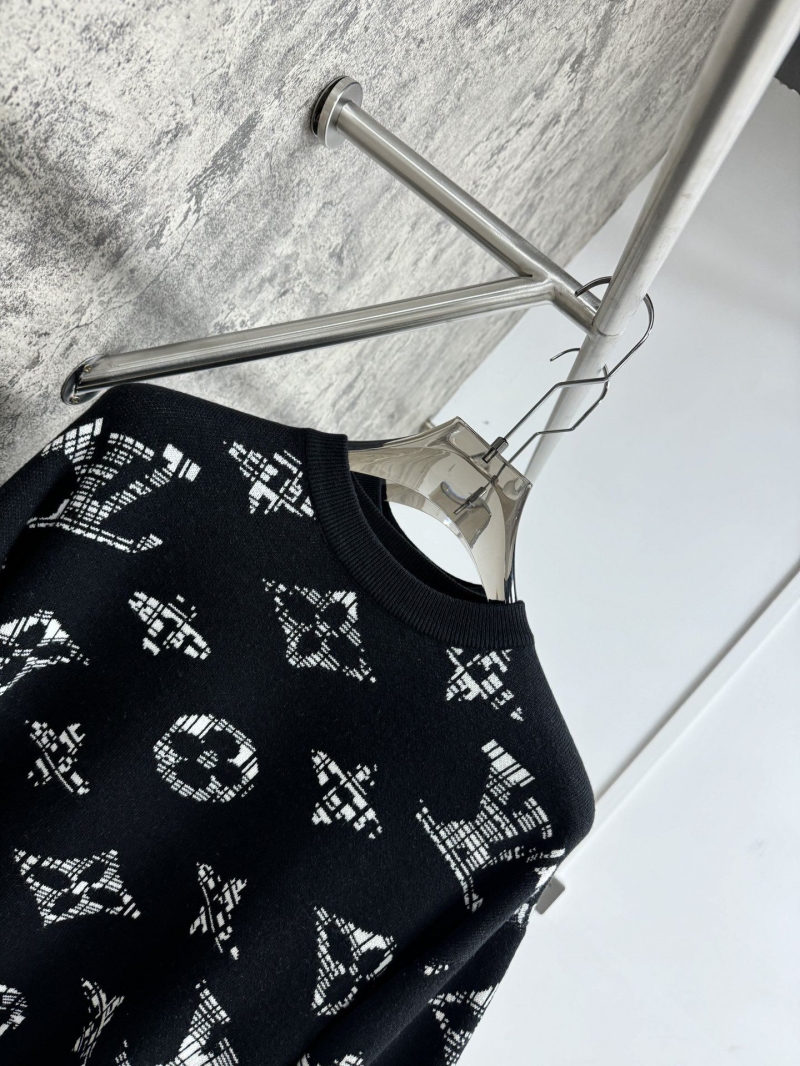 l0vis Vvtt0n sweater